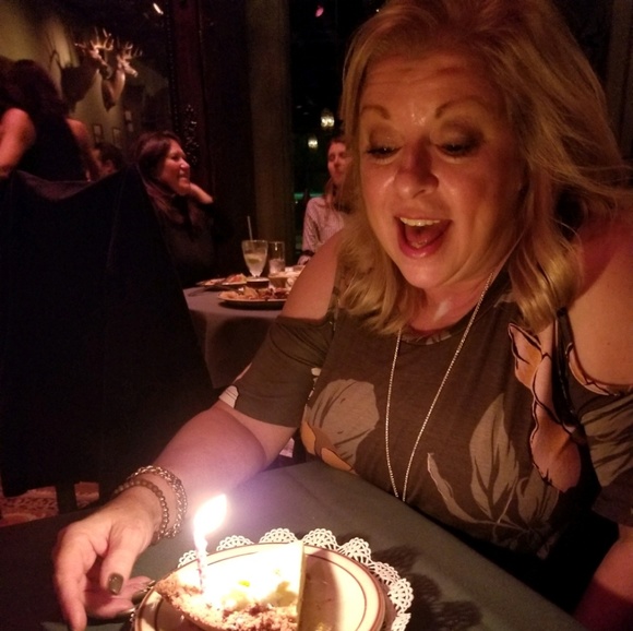 Meet your Posh Ambassador, Billye - Picture 2 of 3